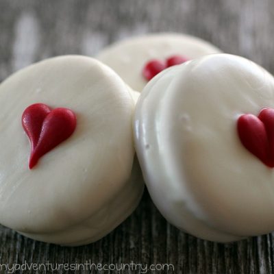 White Chocolate Covered Ritz Crackers for Valentine’s Day